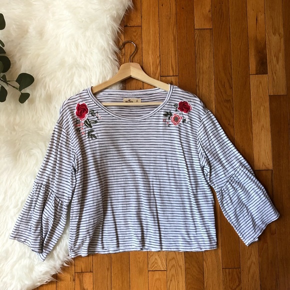 Hollister Tops - Hollister floral bell sleeve top